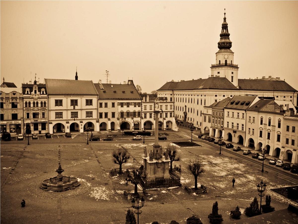 La Fresca Hotel Kromeriz Exterior photo